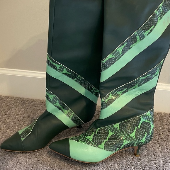 TIBI 39.5 Gorgeous green python boots! Kitten heel! - Picture 3 of 4